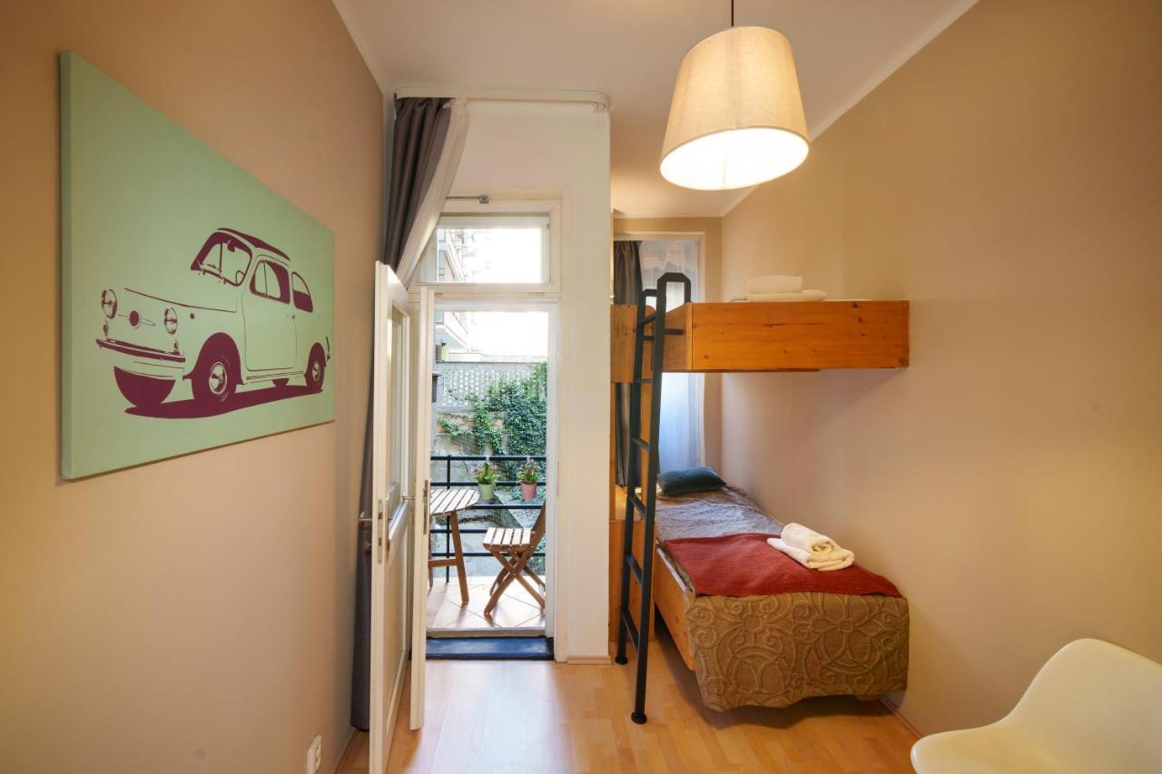 Dlouha Apartment With Balcony Prag Eksteriør billede