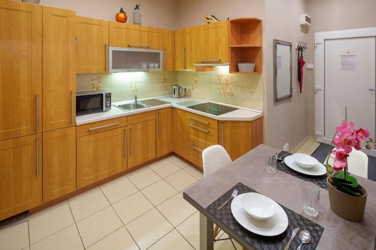 Dlouha Apartment With Balcony Prag Eksteriør billede